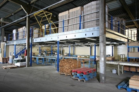 Plateforme mezzanine de stockage